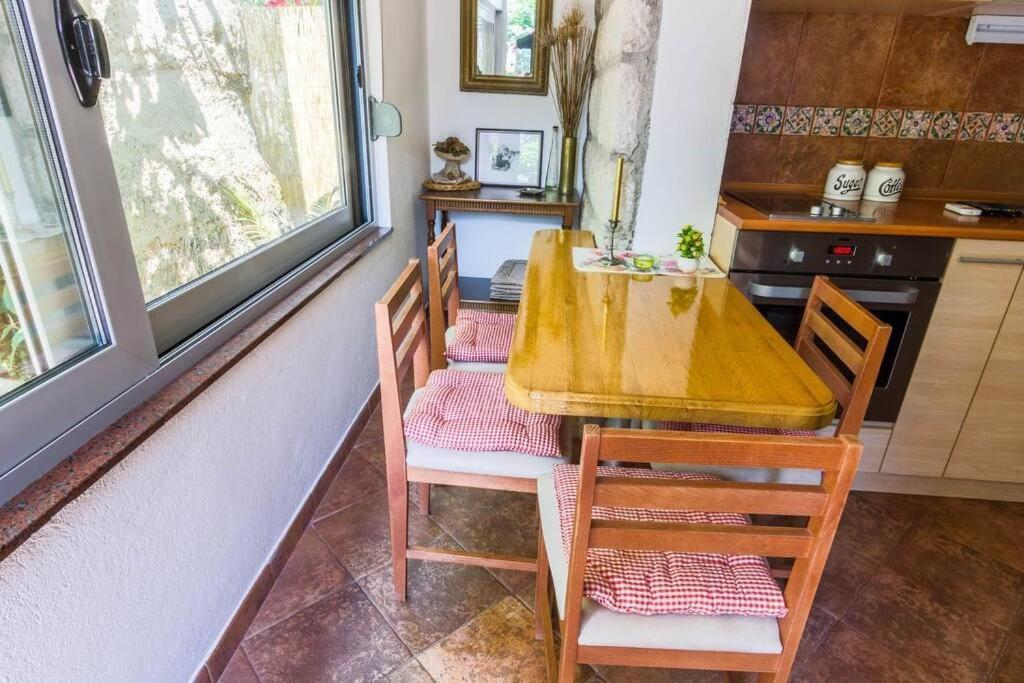 Garden Apartment- Near Sea 2 โดบรอตา ภายนอก รูปภาพ